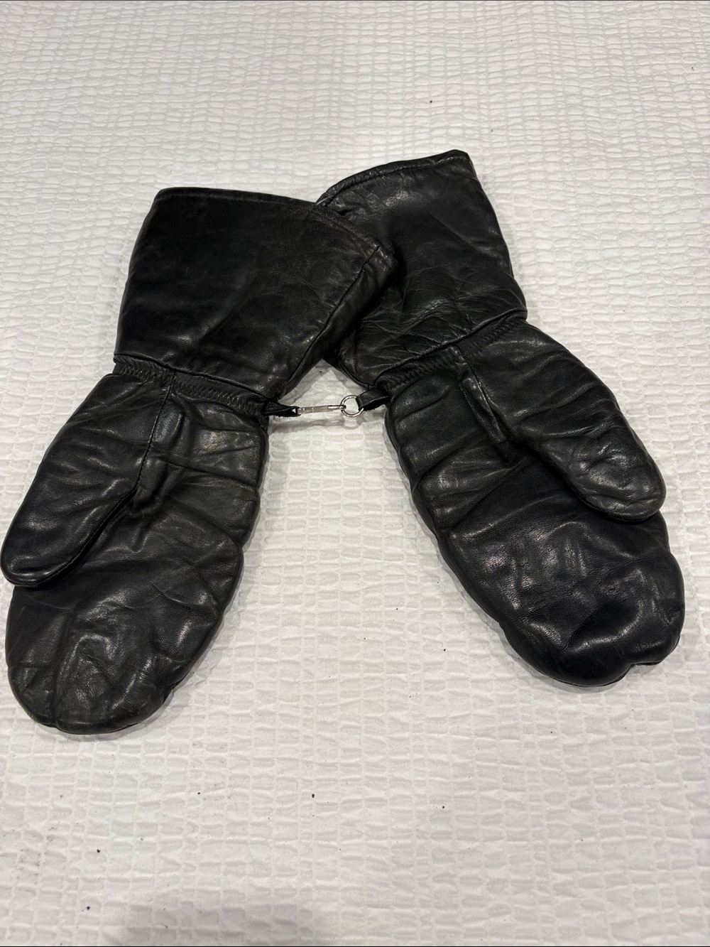 Black Leather Mittens - Men's Winter Mittens
Size estimated as M